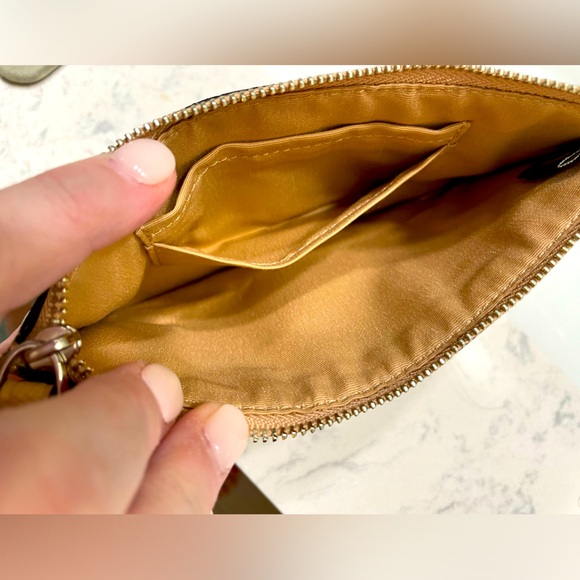 Coach EUC Sparkle Rose Gold Star Zip Wristlet HOLIDAY ADDITION SPECIAL OCCASION - Picture 4 of 7